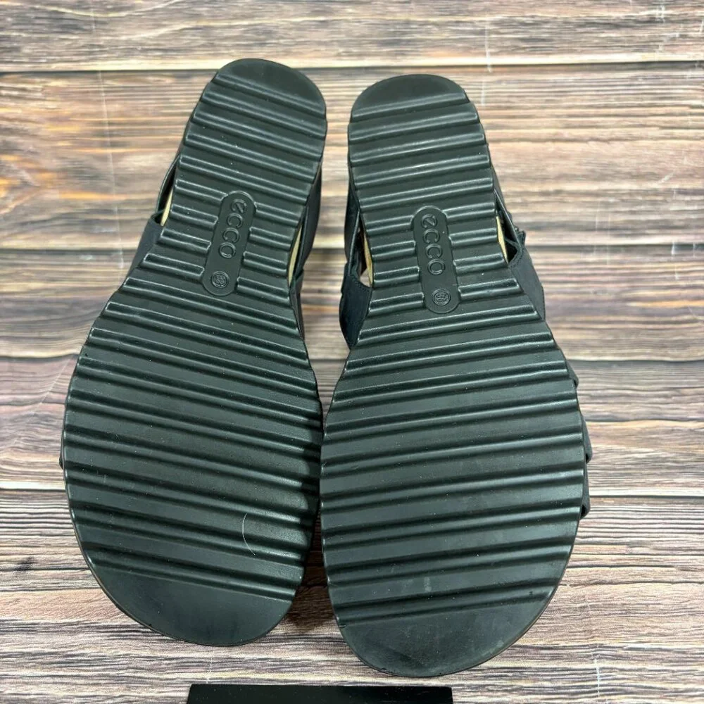 Ecco Women's Dagmar‎ Cross Black Leather Studded Sandals Size 7.5